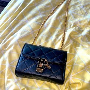 Black purse never used